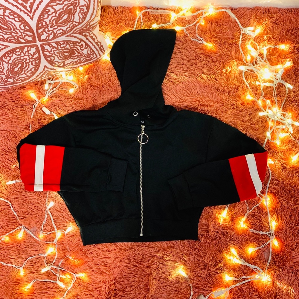Cropped Black Red Striped Zipped Hoodie